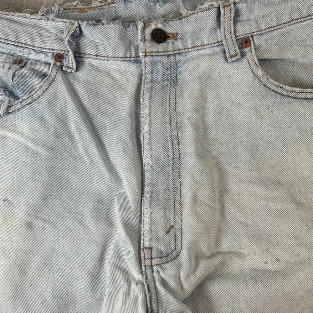 Vintage 90s Levi's 550 Relaxed Fit Jeans Men's‎ 33x30 Light Wash Distressed USA